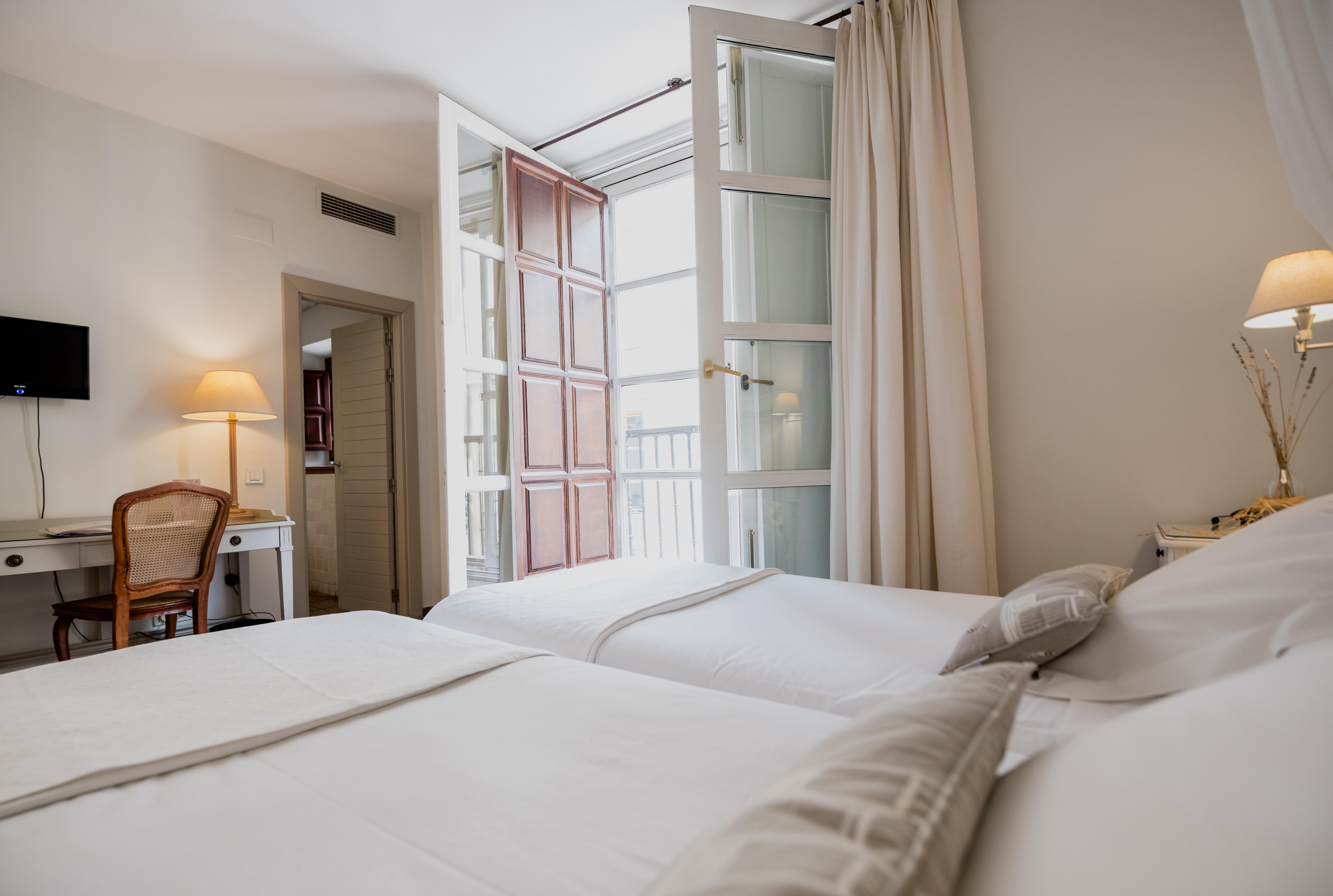 Palacio De Navas 3*